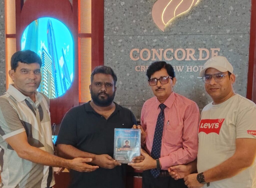 साहित्यिक सेवाओं के फलस्वरूप दुबई की संस्था मैक्वे ग्रुप्स न्यू टेक ग्रुप दुबई की ओर शायर अफजल मंगलौरी को इंटरनेशनल लिटरेरी अवार्ड-2025 से नवाजा ,,,