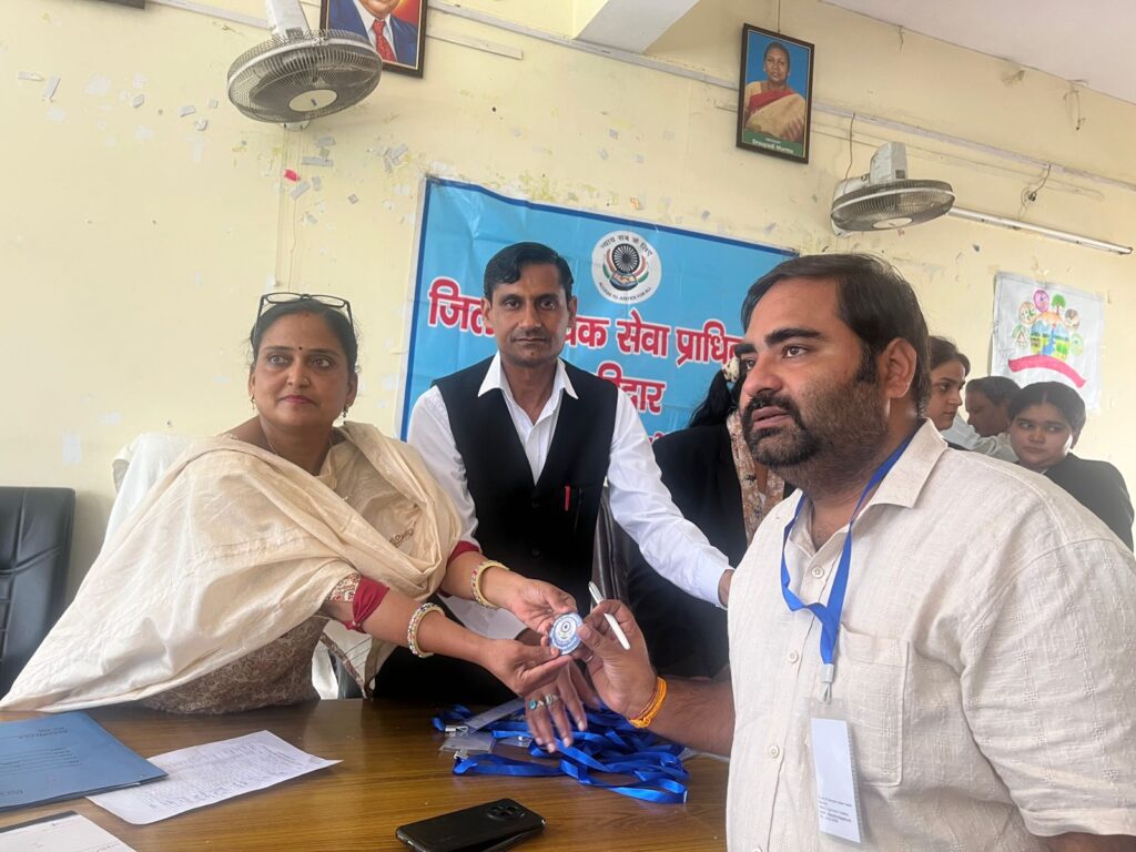 नैनीताल स्थित उत्तराखंड राज्य विधिक सेवा प्राधिकरण के निर्देश और जिला न्यायाधीश व अध्यक्ष जिला विधिक सेवा प्राधिकरण नरेंद्र दत्त के आदेश पर लक्सर ब्लॉक सभागार में विशेष कार्यक्रम,,,