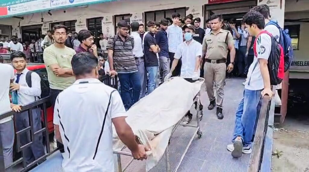 आल्टो कार व स्कूटी की भिड़ंत में हरिद्वार यूनिवर्सिटी कॉलेज के नेपाल निवासी छात्र की मौके मौत,दूसरा छात्र गंभीर घायल अस्पताल में भर्ती,,,
