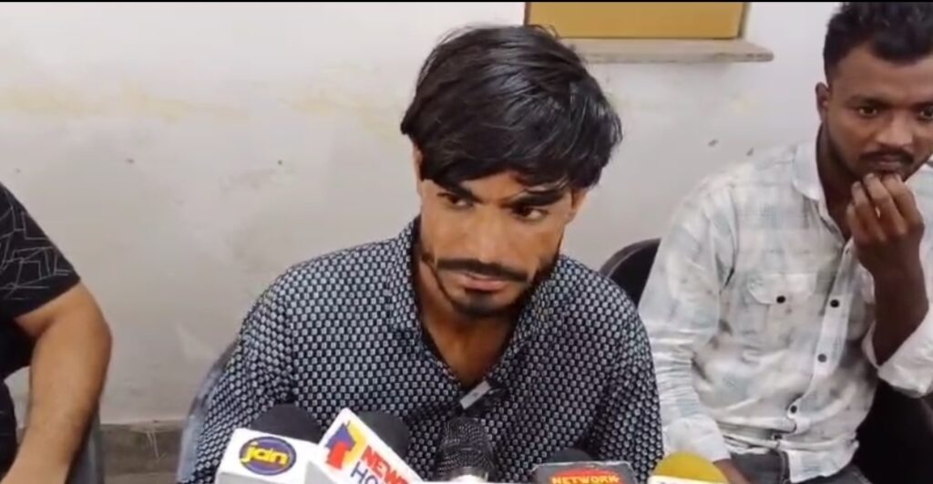 विवादित जीवनदीप अस्पताल का मामला – पीड़ित पक्ष ने अस्पताल प्रबंधन पर लगाया बंधक बनाकर वीडियो वायरल का आरोप – पुलिस से की कार्यवाही की मांग,,,