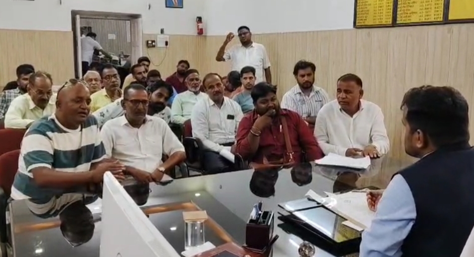 फर्जी अस्पताल गरीब लोगों की जान से खिलवाड़ कर  आर्थिक रूप से उनका खून चूसने का कर रहे कार्य,,,