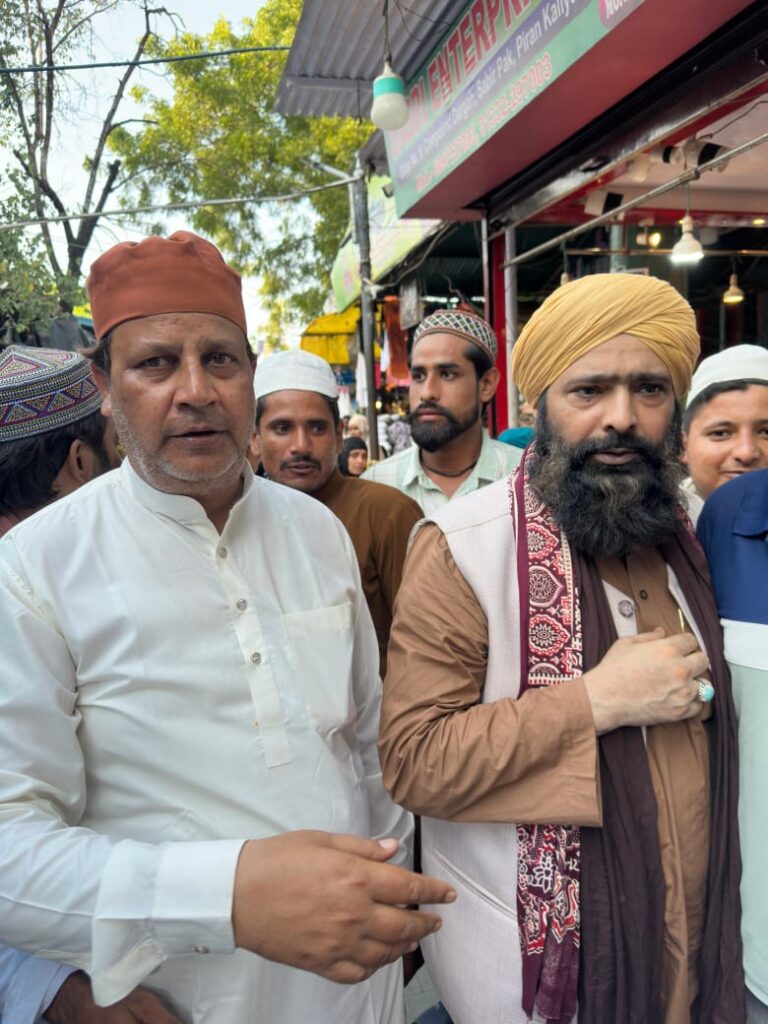 साबिर पाक की पवित्र नगरी पिरान कलियर में जश्न-ए-ग़ौसुल आज़म (ग्यारवीं शरीफ) का भव्य आयोजन अंजुमन गुलामाने मुस्तफा सोसायटी की ओर से किया,,,