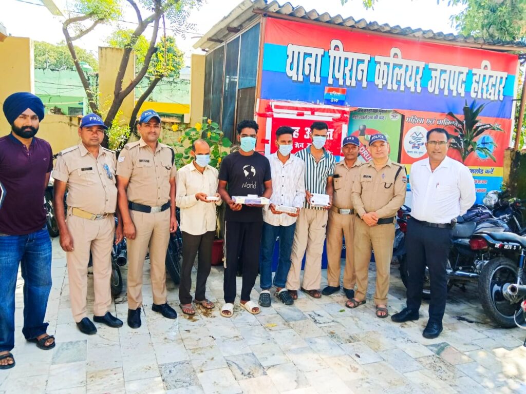 बदमाशी पर लगाम लगाने के लिए कलियर पुलिस ने एक बार फिर बड़ी कार्रवाई करते हुए हाइवे पर लूट की वारदात को अंजाम देने वाले चार नकाबपोश बदमाशों को दबोचा,,,
