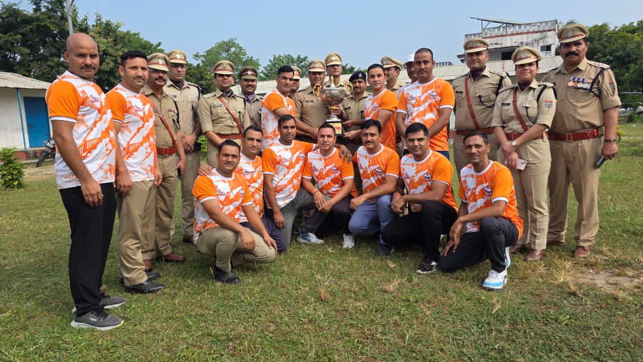 अंतर्जनपदीय पुलिस/वाहिनी कबड्डी क्लस्टर प्रतियोगिता 2025 में हरिद्वार पुलिस की टीम ने शानदार प्रदर्शन करते हुए स्वर्ण पदक किया अपने नाम ,,,