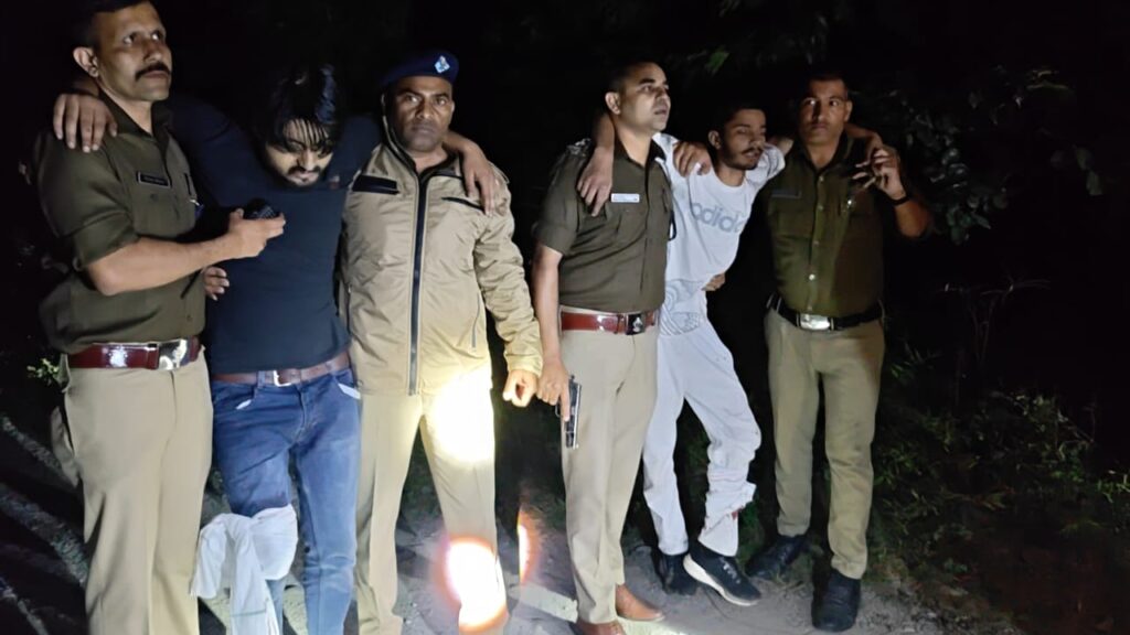 देर रात पुलिस और बदमाशों के बीच हुई मुठभेड़ में दो बदमाश गोली लगने से हुवे घायल,,,