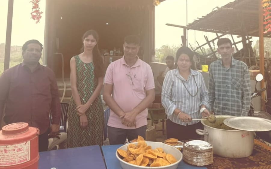 साक्षी वेलफेयर ट्रस्ट की राष्ट्रीय अध्यक्ष क्रांतिकारी शालू सैनी ने गोवर्धन के अवसर पर की जरूरतमंद लोगों की सेवा,,,