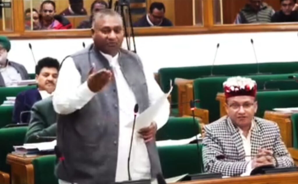 पहाड़-मैदान बयानबाजी पर सियासत गरम, भैरव सेना संगठन ने विधायक विनोद चमोली का पुतला फूंका, मोहम्मद शहजाद की सराहना….