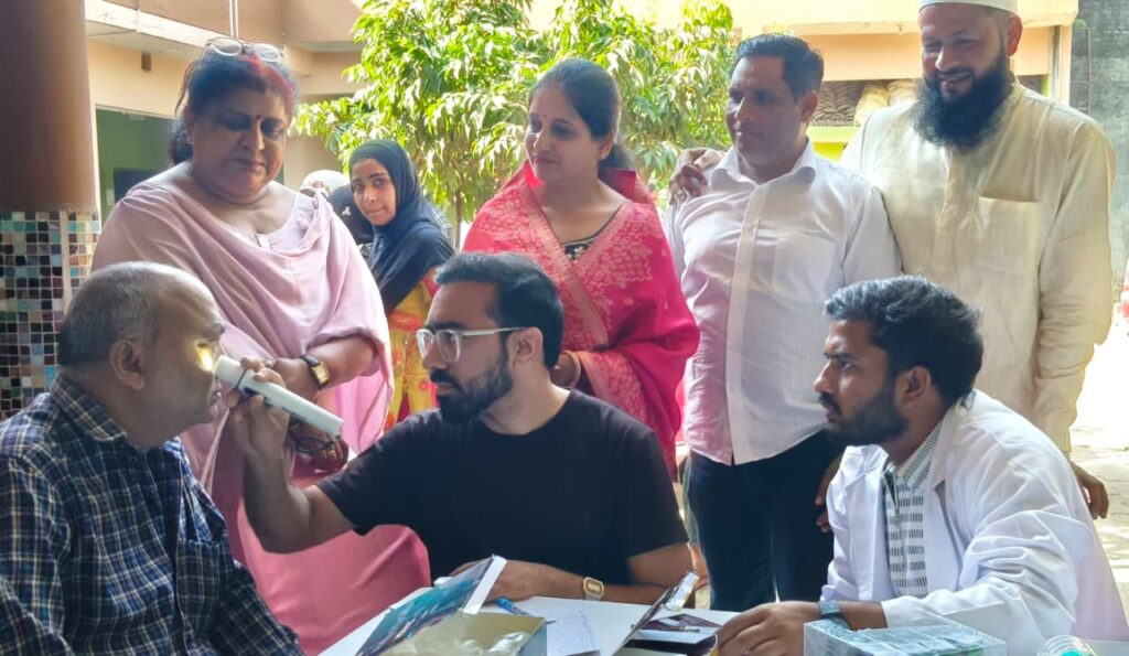 कांग्रेस के प्रदेश महामंत्री सचिन गुप्ता के संयोजन में ग्राम बिझौली में लगाए गए रक्तदान व निशुल्क स्वास्थ्य शिविर में लोगों ने लिया बढ़-चढ़कर हिस्सा,,,