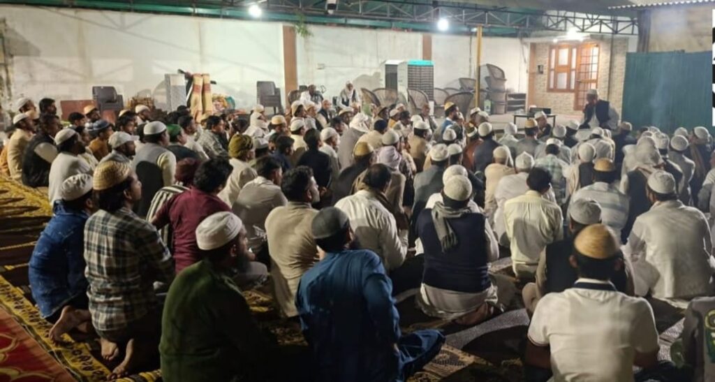 चेयरमैन जहीर फारूकी के आवास पर झोझा समाज के जिम्मेदार लोगों की अहम बैठक सम्पन्न,मौलाना आकिल ने बयान और हजरत रायपुरी ने कराई दुआ,,,