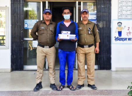 नशे के जाल में फंसे युवाओं को बचाने की कोशिश में पुलिस लगातार तस्करों पर कस रही शिकंजा,थाना बहादराबाद पुलिस ने एक हिस्ट्रीशीटर तस्कर को धर दबोचा,,,