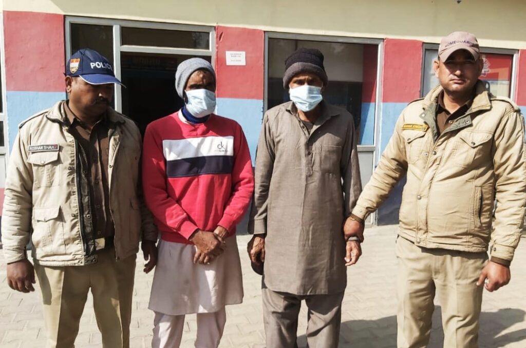 बिझौली क्षेत्र में देर रात गोकशी की खुफिया भनक मिलते ही मंगलौर पुलिस ने तत्काल कार्रवाई करते हुए मौके पर दी दबिश,,,