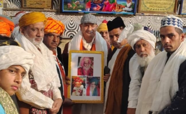 बाबा गरीब शाह का 25-वां सालाना उर्स मनाया गया अकीदत के साथ,महफिल-ए-समा के साथ की गई देश की सलामती की दुआएं