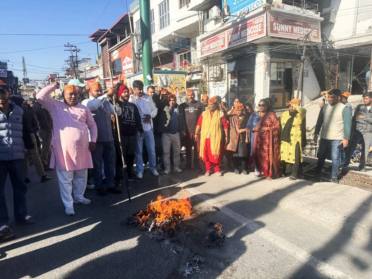 प्रदेश में शिक्षा और स्वास्थ्य व्यवस्थाओं की गिरती हालत को लेकर सुराज सेवा दल के कार्यकर्ताओं का गुस्सा फूट पड़ा,,,