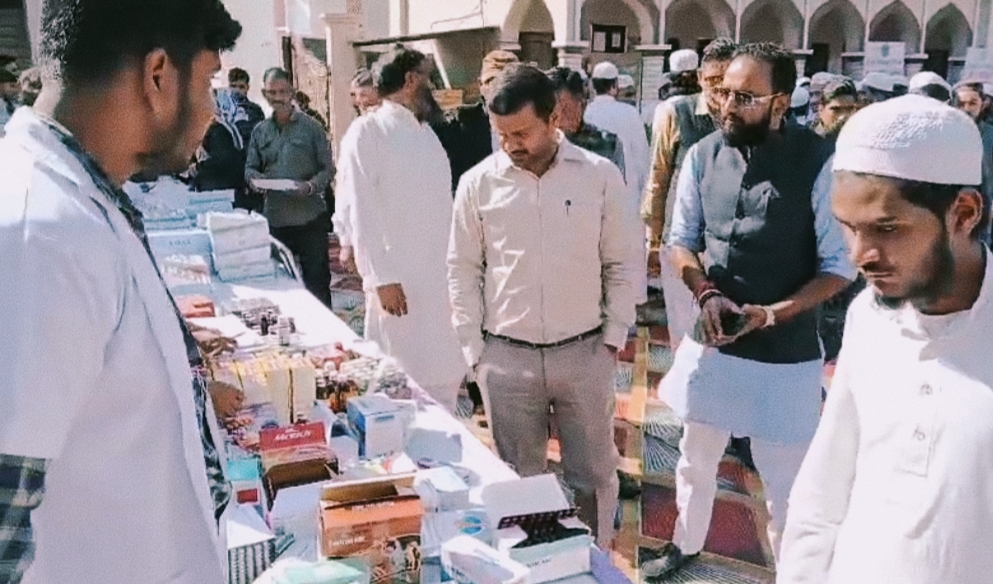 हिन्दू और मुस्लिम दोनों ही मात्र एक हिंदुस्तानी , धर्म का भेदभाव दूर कर चेरब जैन नफरती नेताओं को दे रहे जवाब,,,