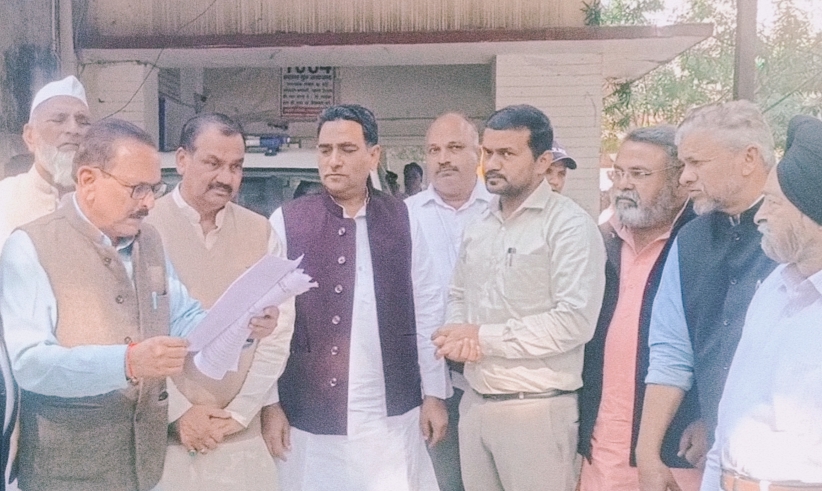 उत्तराखंड में भाजपा सरकार द्वारा उत्तराखंड में पहाड़ी और मैदानी लोगों को बाँटने का काम किया , जिससे उत्तराखंड की जनता हो रही खिन्न,,,