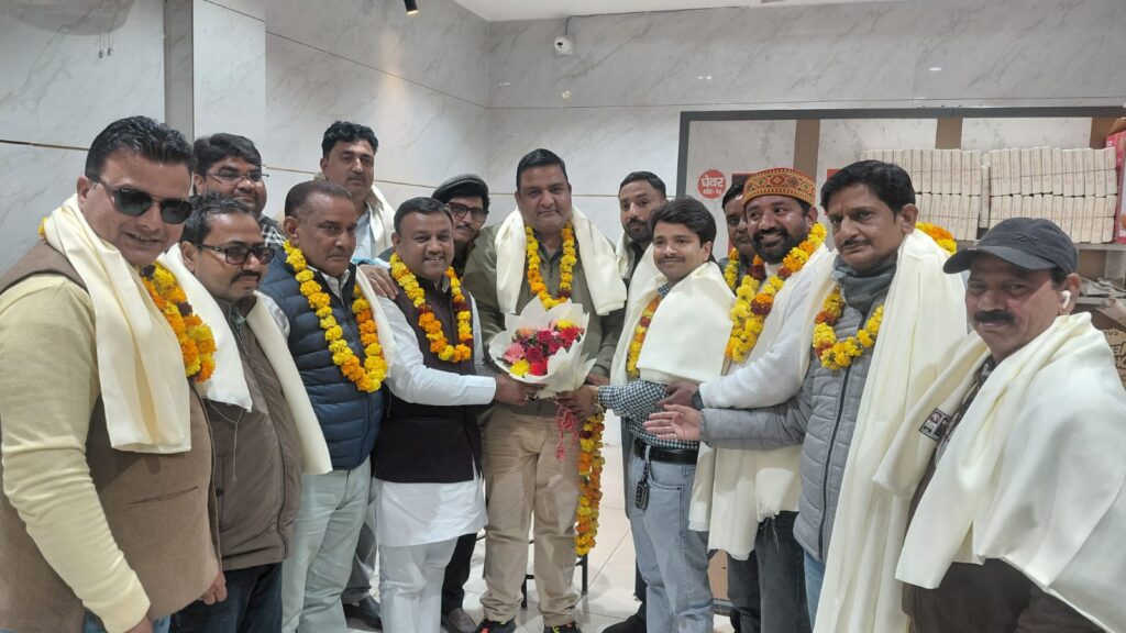 पूर्व मेयर गौरव गोयल ने प्रेस क्लब महानगर रुड़की रजि0  की नई कार्यकारिणी का भव्य स्वागत किया, पदाधिकारियों को फूल मालाओं से किया सम्मानित..