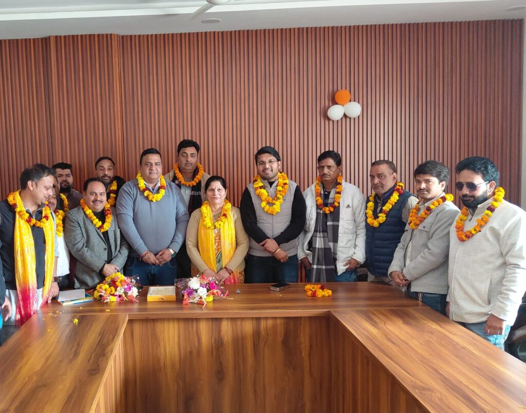 जिला कार्यालय रुड़की पर प्रेस क्लब महानगर रजि0 के नवनियुक्त पदाधिकारियों का जिला अध्यक्ष व महामंत्री ने किया स्वागत,,,