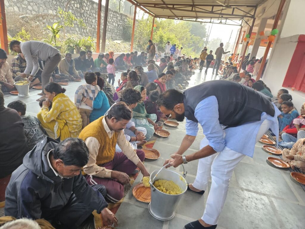 भक्तों ने बाबा पूरणनाथ का जन्मोत्सव मनाया धूमधाम से,बाबा अपने चमत्कार और तपस्या के लिए हुए प्रसिद्ध,,,इंजीनियर चैरब जैन