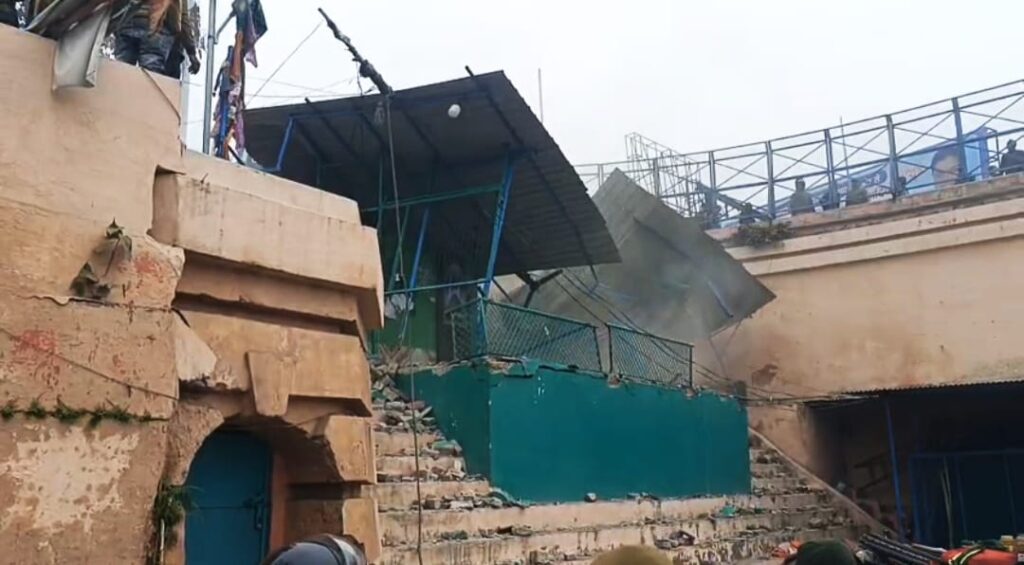 सुबह ही सुबह उस वक्त प्रशासनिक हलचल तेज़ हो गई, जब गंगनहर के किनारे बनी एक अवैध मजार पर हुई कार्रवाई,,,