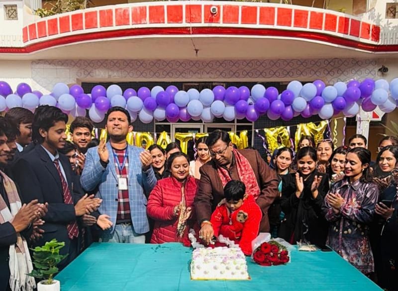 विशंभर सहाय ग्रुप ऑफ इंस्टीट्यूट संस्थान का 23-वां स्थापना दिवस मनाया गया,विद्यार्थियों ने दी रंगारंग कार्यक्रमों की प्रस्तुति,,,