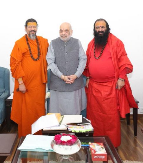 गृह मंत्री अमित शाह से मिले श्रीमहंत रविंद्र पुरी महाराज व कैलाशानंद गिरी, कुंभ और राष्ट्र निर्माण पर चर्चा…