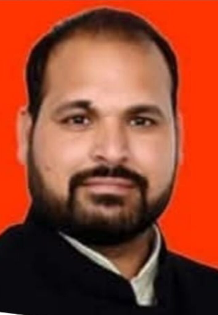 कार पेड़ से टकराने से भाजपा नेता अमित सैनी की हुई मौत,पुलिस ने शव का पंचनामा भरकर पोस्टमार्टम के लिए भेजा अस्पताल,,,