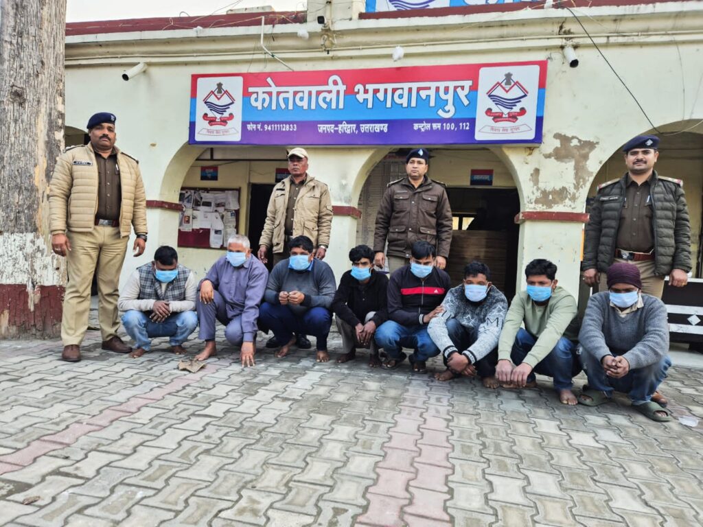 शोभा यात्रा मामले में गठित पुलिस टीमों ने अलग-अलग स्थानों से दोनों मुकदमों से संबंधित कुल 11 वांछित आरोपियों को किया गिरफ्तार ,,,