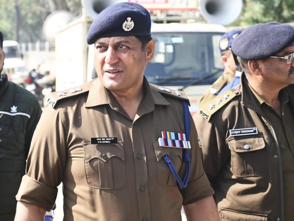 जनपद हरिद्वार में स्वच्छता के प्रति जागरूकता की प्रभावी शुरुआत, इस अभियान की अगुवाई स्वयं जिलाधिकारी मयूर दीक्षित व वरिष्ठ पुलिस अधीक्षक प्रमेंद्र सिंह डोबाल ने की,,,