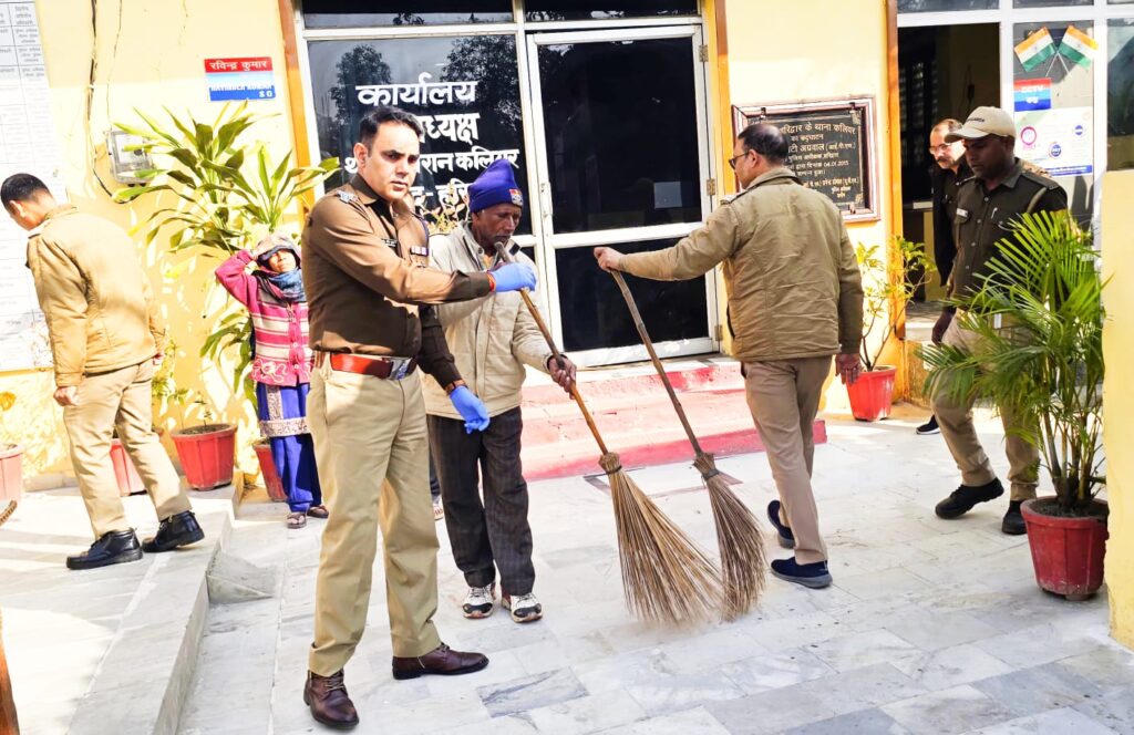 उत्तराखंड के पुलिस महानिदेशक दीपम शेठ के निर्देश पर धार्मिक, तीर्थ एवं सार्वजनिक स्थलों को विशेष रूप से अभियान में किया शामिल ,,,