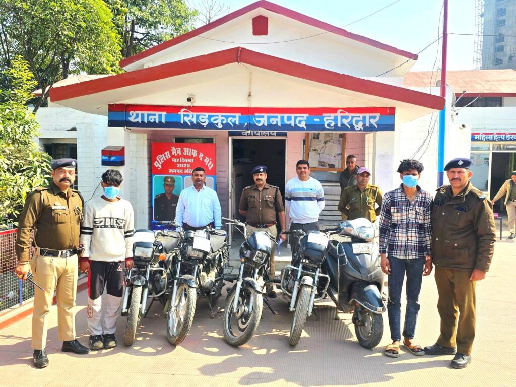 चेकिंग के दौरान दबोचे गए दो शातिर, चोरी की बाइक समेत पकड़े गए…