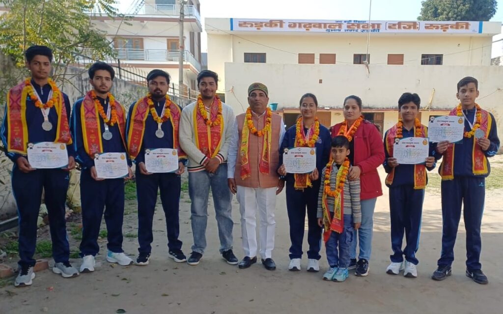 देहरादून में हुए स्क्वे गेम में मेडल प्राप्त करने वाले युवा खिलाड़ियों का वरिष्ठ समाजसेवी चौधरी सुभाष नंबरदार ने किया सम्मान,,,
