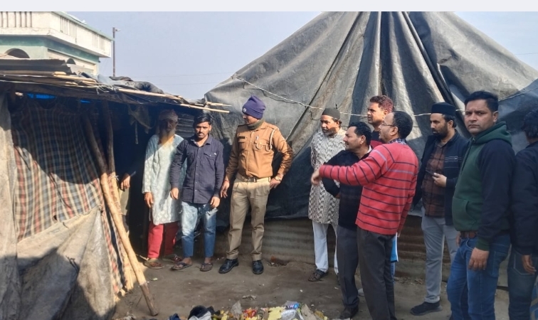 कलियर दरगाह क्षेत्र से प्रबंधन व राजस्व टीम ने कुछ जगह से हटाया अवैध अतिक्रमण ,,,