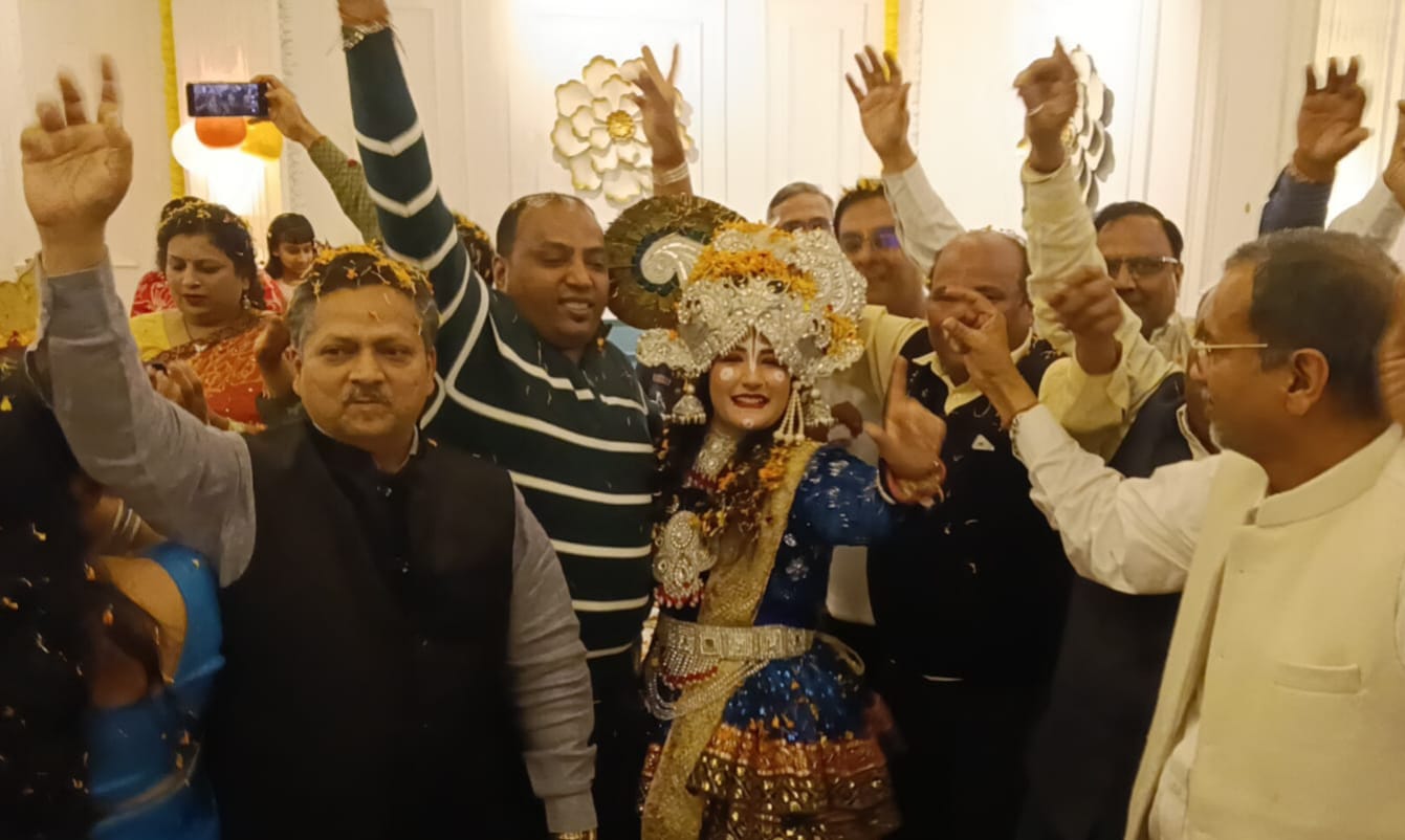 राजहंस कला मंदिर के होली मिलन में बिखरे रंग,बच्चों की प्रस्तुतियों और राधा-कृष्ण नृत्य ने मोहा मन,,,