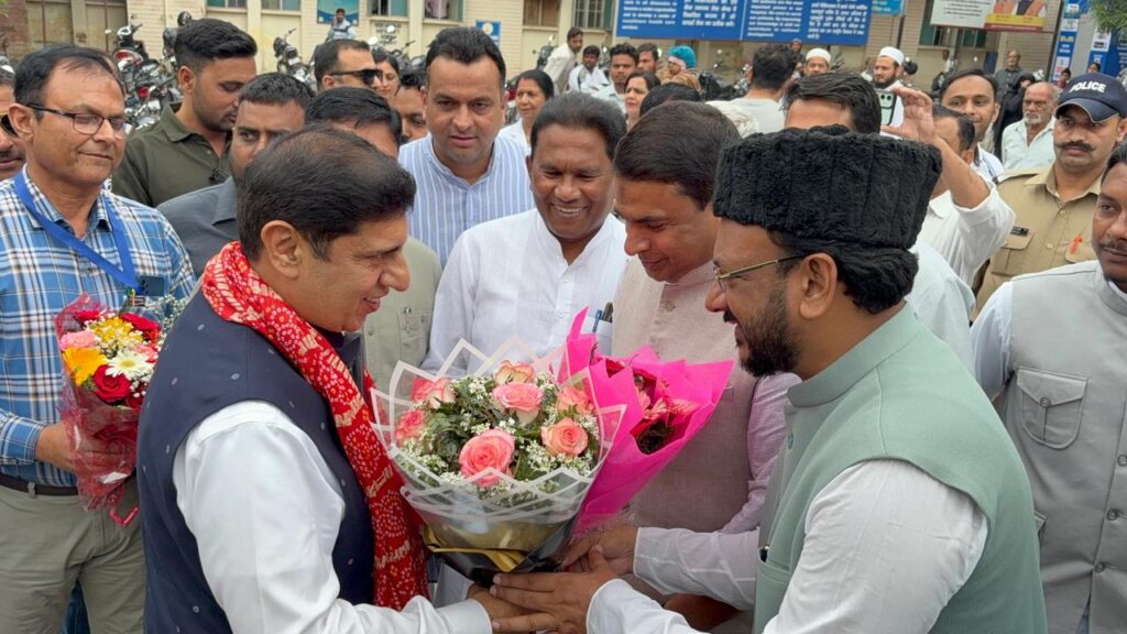 हज यात्रियों के लिए मेडिकल स्क्रीनिंग और वैक्सीनेशन शिविर का कैबिनेट मंत्री प्रदीप बत्रा ने किया शुभारंभ,,,