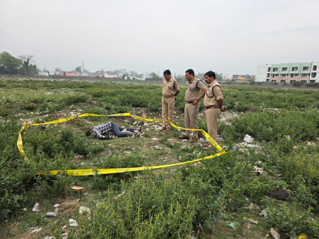 एकतरफा प्यार की सनक में फैजाबाद (उत्तर प्रदेश) के एक युवक ने पिस्टल से अपनी कनपटी पर गोली मारकर की आत्महत्या,,,