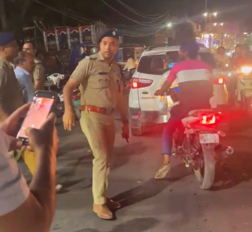 शहर की सड़कों, नहर पटरी और सार्वजनिक स्थलों पर जाम छलकाने वालों के खिलाफ ज्वालापुर पुलिस ने सख्त रुख अपनाते हुए की जोरदार कार्रवाई,,,