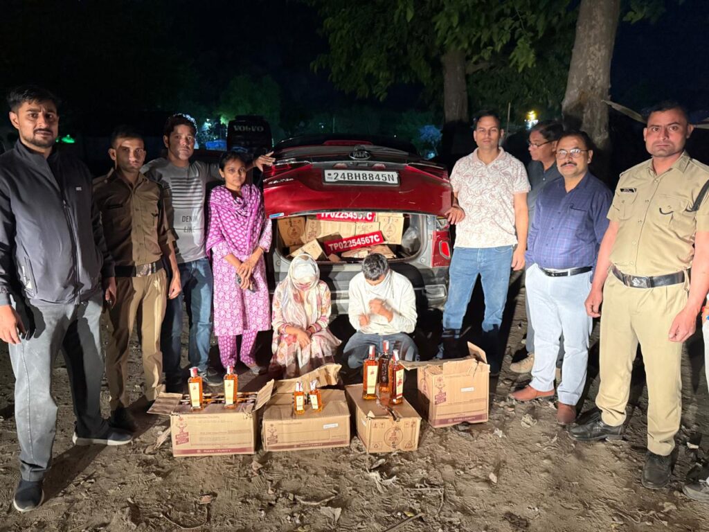 हरिद्वार पहुंचे तस्करों पर तड़के करीब 3 बजे आबकारी विभाग की टीम ने  बड़ी कार्रवाई करते हुए 45 पेटी अंग्रेजी शराब बरामद कर महिला समेत दो आरोपियों को किया गिरफ्तार ,,,