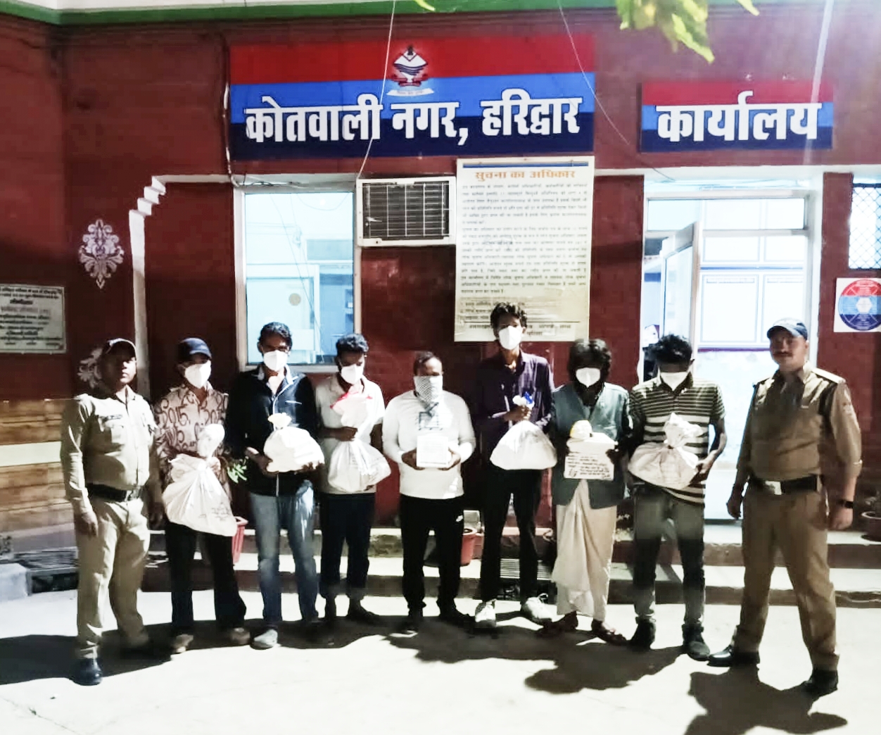 कोतवाली नगर पुलिस ने अवैध शराब के कारोबार और सट्टे के खेल में लिप्त कुल 08 आरोपियों को किया गिरफ्तार ,,,