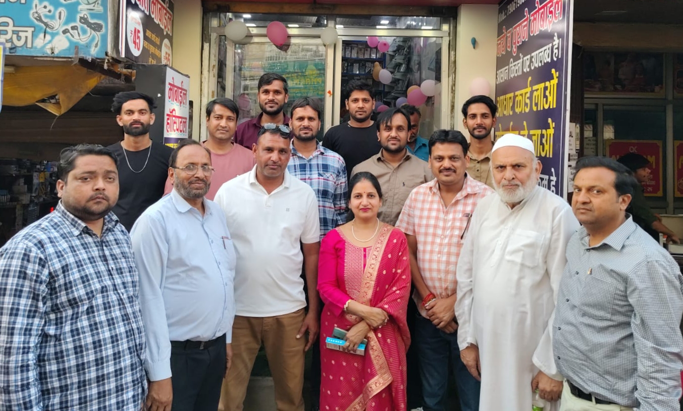 वरिष्ठ समाजसेविका पूजा गुप्ता व कांग्रेस के प्रदेश महामंत्री सचिन गुप्ता ने संयुक्त रूप से किया शोरूम का उद्घाटन,कहा आज का युवा हो रहा स्वरोजगार की ओर आकर्षित,,,