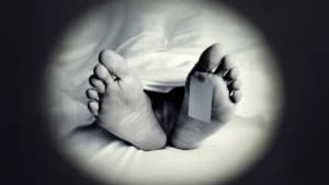 रहमतपुर कलियर में बुधवार को उस समय हड़कंप मच गया, जब एक 36 वर्षीय महिला का शव उसके ही घर में संदिग्ध परिस्थितियों में पंखे से मिला लटका,,,