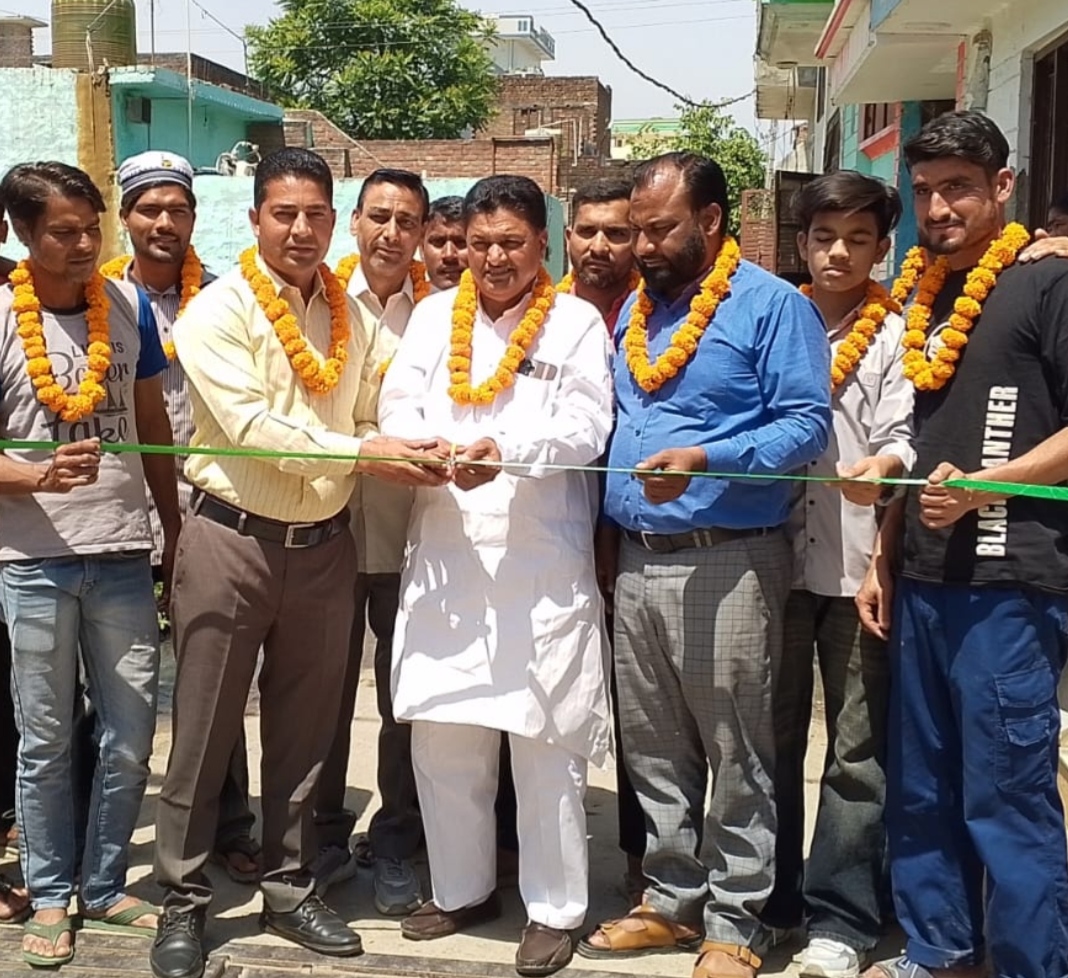कलियर नगर पंचायत लगातार कार्य कर रही विकास के पथ पर,300 मीटर टाइल्स रोड़ का वार्ड 3 में किया उद्घाटन,,,