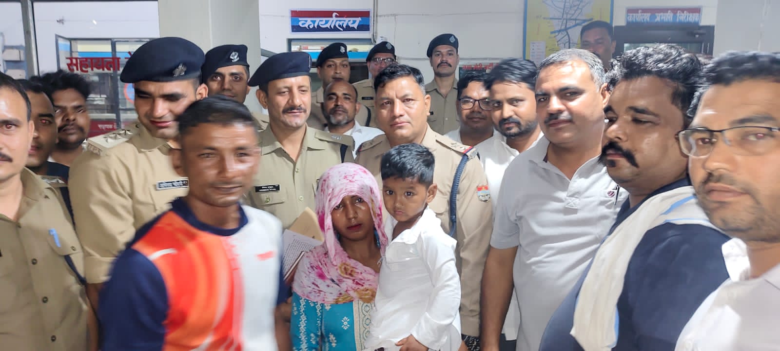 झबरेड़ा क्षेत्र से शादी समारोह के दौरान रहस्यमय तरीके से लापता हुए तीन वर्षीय मासूम बच्चे को हरिद्वार पुलिस ने महज 20 घंटे के भीतर सकुशल किया बरामद,,,