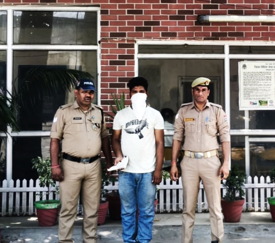 बर्थडे पार्टी के दौरान अवैध तमंचा लहराते हुए डांस करना एक युवक को पड़ा भारी,,,