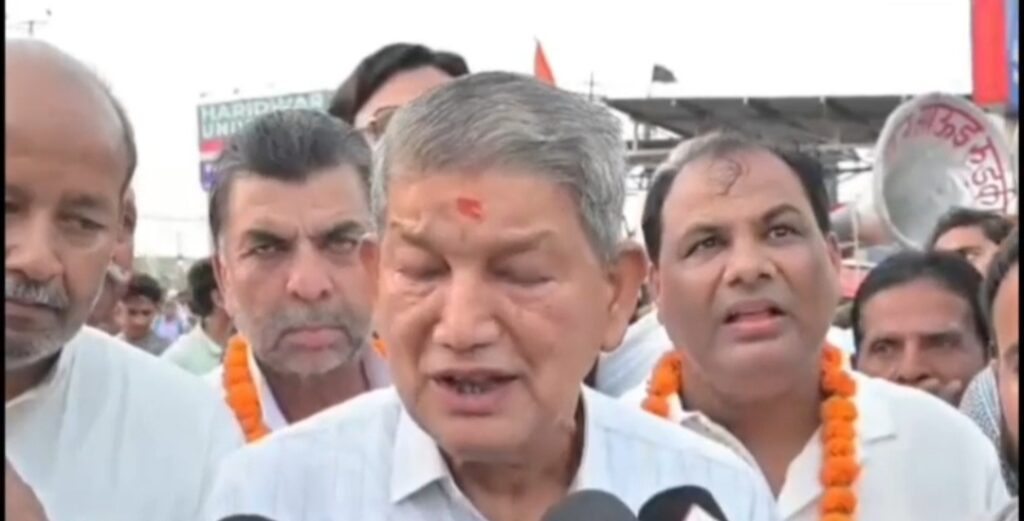 मुख्यमंत्री हरीश रावत रुड़की पहुंचे और बढ़ती महंगाई के विरोध में निकाली गई “झोटा-बुग्गी यात्रा” में हुवे शामिल,,,