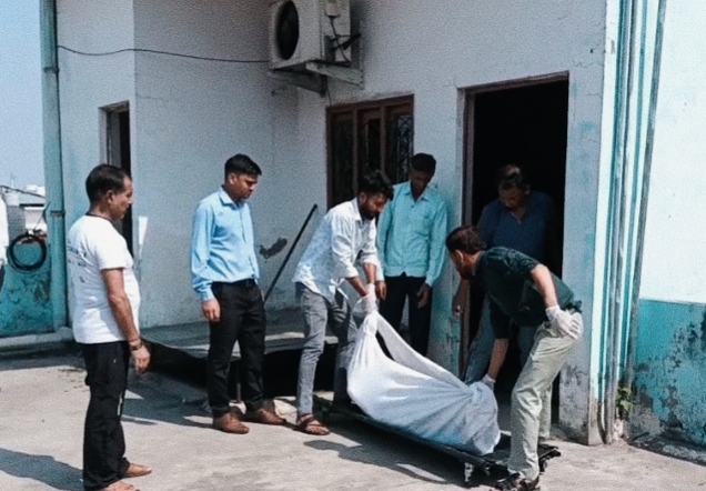 होटल से मिले प्रेमी प्रेमिका के शव ,,,
