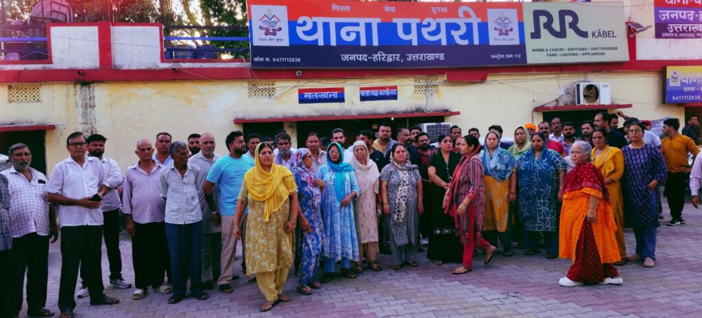 ग्राम दिनारपुर में दिनदहाड़े हुए जानलेवा हमले के मामले में पीड़ित पक्ष और ग्रामीणों का लगातार बढ़ता जा रहा आक्रोश,,,