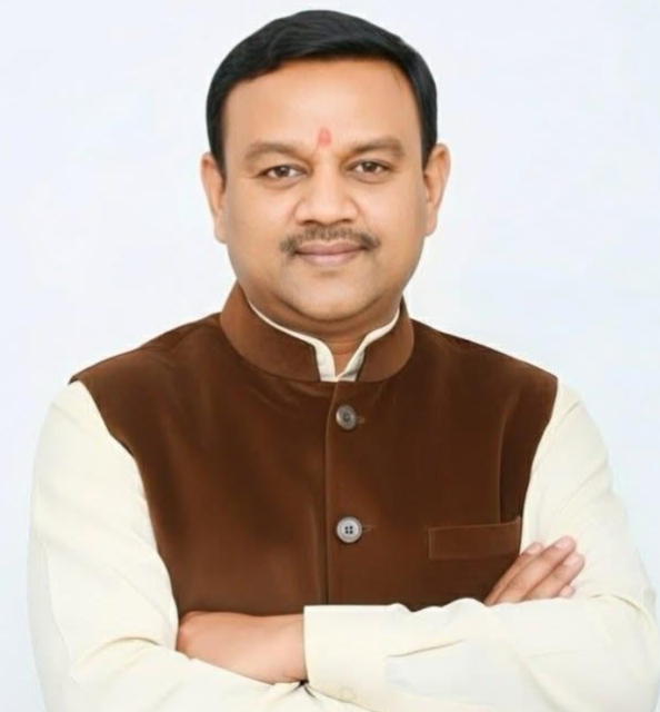 नगर के विभिन्न क्षेत्रों में विद्युत विभाग द्वारा स्मार्ट मीटर लगाए जाने को लेकर पूर्व मेयर गौरव गोयल ने भी इसे जनता को परेशान करने वाला बताया निर्णय ,,,