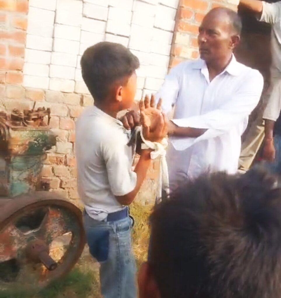 चार मासूम बच्चों पर लाठी-डंडों से कहर बरपाने का वीडियो सोशल मीडिया पर वायरल होते ही कलियर पुलिस हरकत में आई,,,