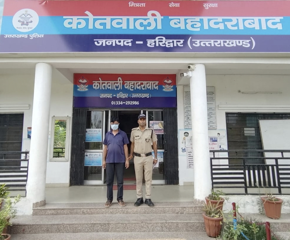 बीमारी से जूझ रही पत्नी की सेवा करने के बजाय उसे हमेशा के लिए मौत की नींद सुला देने वाले पति की सनसनीखेज करतूत का करीब पांच माह बाद हुआ पर्दाफाश,,,