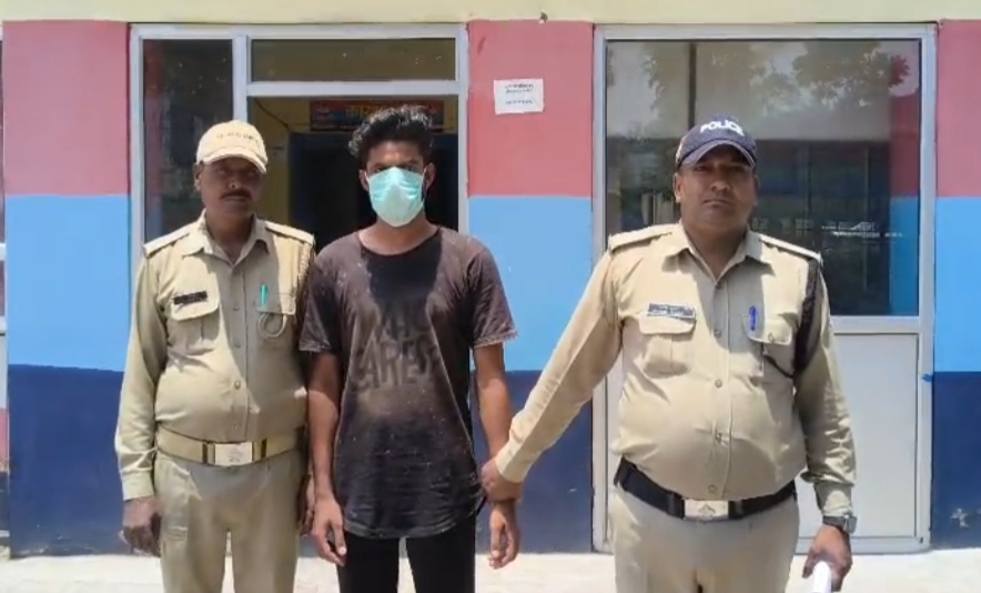 कोतवाली प्रभारी निरीक्षक भगवान महर के नेतृत्व में गठित पुलिस टीम ने पकड़ी ढाई लाख की स्मेक,,
